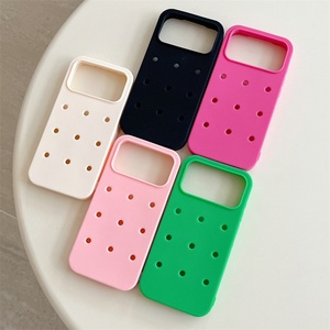 เคสโทรศัพท์มือถือซิลิโคนหลากสีแบบ DIY สำหรับ Iphone14/15/16pro Max พร้อมจี้ตกแต่งแบบ Clog Charms  ทันสมัยและเป็นที่นิยม - Product Image 2