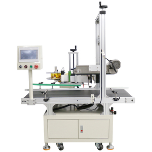 Étiqueteuse d'angle de carton à angle droit avec étiquettes inviolables pour l'application d'étiquettes de boîtes non ouvertes, machine d'étiquetage automatique de cartons - Product Image 6