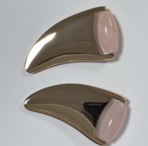 Rodillo de Cuarzo Rosa para Masaje y Herramienta Gua Sha - Product Image 2