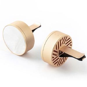 ที่หนีบช่องแอร์รถยนต์โลหะสุดหรู พร้อมแผ่นน้ำหอมแบบแข็งที่เปลี่ยนได้ - Product Image 2