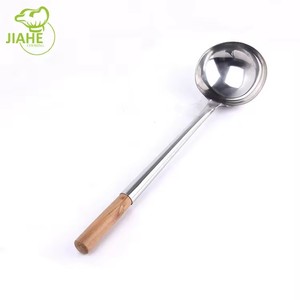 โรงแรมร้านอาหารบ้านชุดเครื่องมือทำอาหารสแตนเลส<span class=keywords><strong>ซุป</strong></span>ทัพพีที่มีมือจับไม้ - Product Image 6
