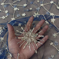 Tissu en maille transparente bleu profond, broderie artisanale étoiles et lunes, perles et sequins, respirant, léger, 100% polyester, pour soirées de filles