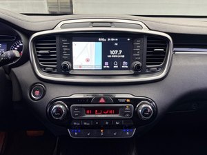 รถยนต์มือสองขับเคลื่อน 4 ล้อ ปี 2020 สีขาว ยี่ห้อเกาหลี รถ SUV ดีเซลใหม่ 6 ที่นั่ง พร้อมสมาร์ทคีย์ ระบบ LDWS เครื่องปรับอากาศอัตโนมัติ เบาะอุ่น - Product Image 6