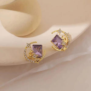 Boucles d'oreilles en or E2340 avec cristal violet, design étoile et lune, pour femmes, à porter au quotidien, bijoux mignons et tendance - Product Image 5