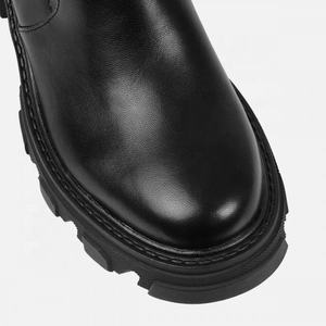 Bottes hautes en similicuir noir à semelle épaisse pour femmes ou dames - Product Image 4