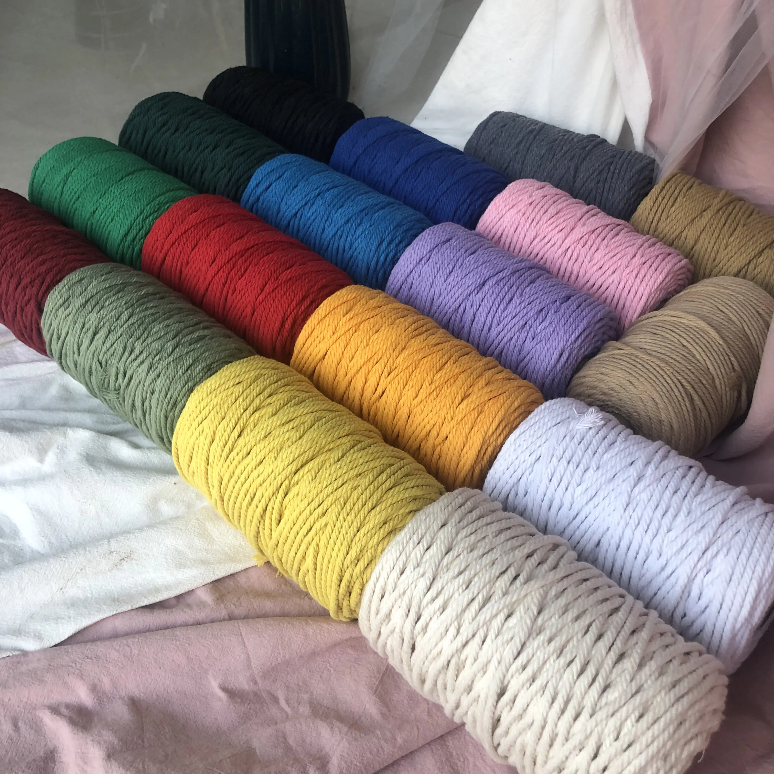 Rollo de cuerda de algodón de color macramé para decoración del hogar, cuerda de 3MM y 100m, DIY, el precio más bajo