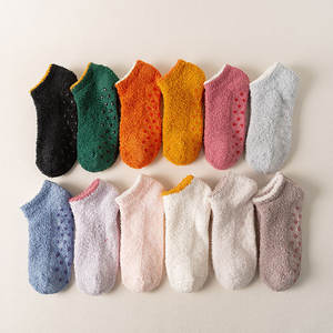 Calcetines cortos de invierno 2025 para mujer, de lana Coral suela de goma, antideslizante, de corte bajo, para interiores, sala de estar, dormitorio, calcetines tobilleros para <span class=keywords><strong>dormir</strong></span> - Product Image 1