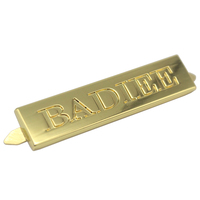 Étiquettes métalliques personnalisées haut de gamme de type griffes - Plaque métallique gravée avec le nom de marque pour sacs à main et pochettes