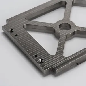 定制CNC铣削制造材料，包括各种等级的热塑性塑料金属和弹性体