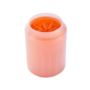 Taza de lavado de pies de mascotas, cepillo de limpieza de pies de perro portátil desmontable, garra de gato, limpiador de patas de botella, venta al por mayor, novedad de <span class=keywords><strong>2022</strong></span> - Product Image 2