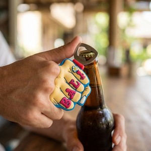 Llavero de goma suave de PVC con diseño de puño, abridor de botellas impermeable, temática anime de <span class=keywords><strong>Bali</strong></span>, recuerdo de viaje, regalo personalizado, novedad de fábrica OEM - Product Image 4
