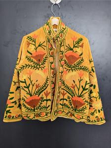 Couverture matelassée en polaire tissée Suzani brodée sur mesure, rembourrée de coton écologique, artisanat de qualité supérieure, imperméable, coupe-vent, multi-usages - Product Image 3