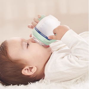 Bouteille de bébé en silicone sans BPA de 150 ml, gobelet à bec imprimé pour l'alimentation des bébés de 0 à 12 mois, échantillon gratuit - Product Image 3