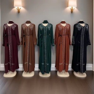 Abito da donna mediorientale all'ingrosso 2026: Nuovo Abaya in poliestere stampato, vestito ampio e confortevole, elegante e rilassato - Product Image 1