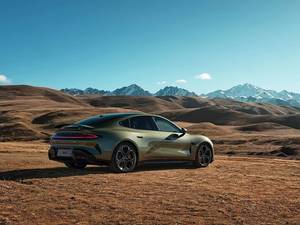 เสี่ยวหมี่ SU7 2024 ระบบขับเคลื่อนสี่ล้อ รุ่น Extra-Long Range Max: รถซีดานระดับพรีเมียมจากจีน, ขับขี่มั่นคง, พวงมาลัยตอบสนองไว, เหมาะสำหรับผู้ที่แสวงหาสมรรถนะ - Product Image 3