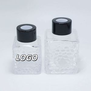 ขายส่งน้ำหอมปรับอากาศแบบก้านไม้หอม ปริมาณน้อย 50 มล. พร้อมขวดแก้วทรงเหลี่ยม - Product Image 1