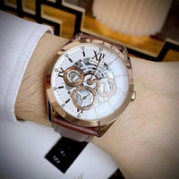 Montre à quartz pour homme, cadran squelette, chiffres romains, boîtier en or rose, bracelet en cuir marron, montre de soirée formelle