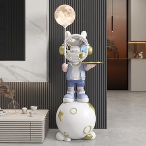 Elegante Figura Decorativa de Astronauta de Resina de Alta Calidad con Lámpara Lunar para Decoración del Hogar, Estudio o Sala de Estar - Product Image 2