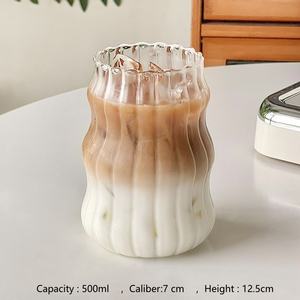 Vente en gros de gobelets à eau en verre vertical de haute qualité, style Ins, 500 ml, en borosilicate, avec couvercle en bambou et paille - Product Image 2