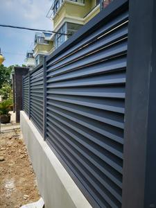 Sıcak satış açık çit ızgara ahşap plastik kapı ile dayanıklı ve şık trafik bariyeri - Product Image 3