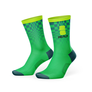 Chaussettes de football pour hommes personnalisées à dégradé géométrique Chaussettes de football antidérapantes et évacuant l'humidité pour les camps d'entraînement de printemps des équipes sportives - Product Image 1