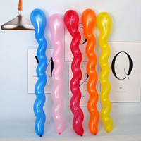 Ballon torsadé 1.8g de couleurs mélangées en gros Jouets pour enfants Ballons en latex en spirale Décoration de fête et de vacances
