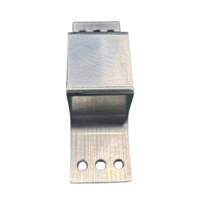 Piezas de Acero Inoxidable Fresadas por CNC, Componentes de Mecanizado CNC de Precisión, Bloque de Soporte de Eje con Montaje de Brida y Orificio Pasante Central - Product Image 4