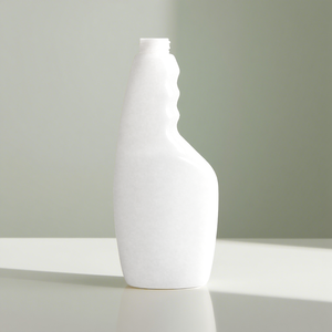 Bouteille pulvérisateur en plastique HDPE avec poignée pour dégraissant de cuisine et désodorisant - Product Image 4