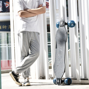 Scooter Móvil Inteligente Portátil con Control Remoto de Cuatro Ruedas, con Motores Duales, 150 kg - Product Image 3