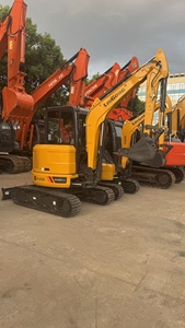 รถขุดขนาดเล็ก 3 ตัน ยี่ห้อ Liugong พร้อมบุ้งขุด  เครื่องยนต์ Cummins ปั๊มไฮดรอลิก (Vickers) สำหรับงานก่อสร้าง - Product Image 2