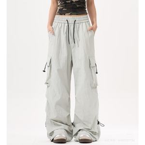 Pantalones Deportivos Personalizados al por Mayor, Ligeros, con Cordón, Impermeables, Holgados, de Nailon, Tipo Paracaídas para Mujer - Product Image 2