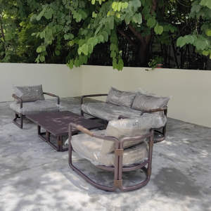 طقم أثاث خارجي عصري من الألومنيوم بتصميم نورديك، أريكة للاسترخاء في الشرفة أو حمام السباحة أو الحديقة أو الفنادق أو الفناء، مع كرسي استلقاء للتشمس - Product Image 1