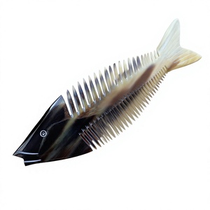 Peine Ovalado de Cuerno de Búfalo Ecológico y Duradero, Hecho a Mano, Arte Moderno Coleccionable, Peine para Desenredar y Peinar el Cabello - Product Image 1