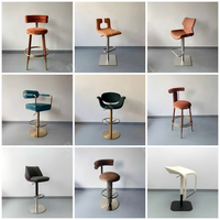 Vente en gros Chaises d'hôtel rembourrées confortables et de luxe Chaises de loisirs avec accoudoir en acier inoxydable dorées pour le hall de l'hôtel, le café et la salle à manger