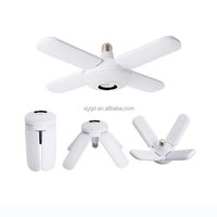 Nouvelle lampe musicale sans fil LED E27 à quatre feuilles, lampe à ampoule pliable RGB colorée avec télécommande, luminaire de plafond déformable