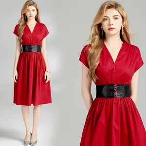 ファッショナブルな女性の服2024夏の新しいドレスVネックネクタイウエストスリムフィットブラックドレス
