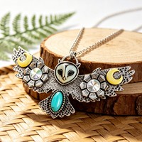 Collar de Turquesa con Diseño de Búho, Flor y Luna |   Joyería May Flower Moon Wisdom |   Collar Unisex Plateado con Diseño de Búho Estampado Estilo Western