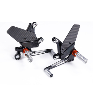 Ala in fibra di carbonio AKOSO parti di ricambio da corsa moto CNC Rearset per <span class=keywords><strong>KTM</strong></span> <span class=keywords><strong>1290</strong></span> 1390 Super Duke 2020-2025 - Product Image 3