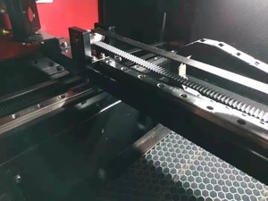 Machine de découpe <span class=keywords><strong>laser</strong></span> CO2 <span class=keywords><strong>VEVOR</strong></span> 80W 700x500mm avec gravure rotative, idéale pour le bois, le papier, l'acrylique, la pierre, le plastique, le verre et le <span class=keywords><strong>laser</strong></span>. - Product Image 6