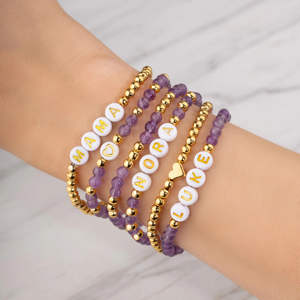 Pulsera Personalizada con Iniciales y Nombre en Piedras Preciosas, Joyería Elástica con la Palabra Mamá, Regalo de Amistad para Novia - Product Image 1