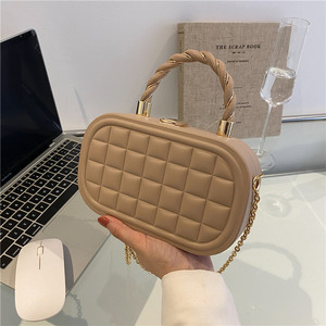 Bolso de Hombro y Bandolera de PU para Mujer, Diseño Moderno de Alta Gama, Estilo IG, con Cadena y Cierre de Hebilla, Combinable con Todo - Product Image 4