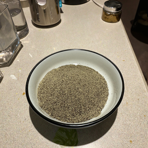 <span class=keywords><strong>Smiler</strong></span> OEM/ODM AD Getrocknetes Gebackenes Schwarzes Pfefferpulver Gewürze 0,5kg Kleine Flaschenverpackung für Lebensmittelzubereitung 24 Monate Haltbarkeit - Product Image 3