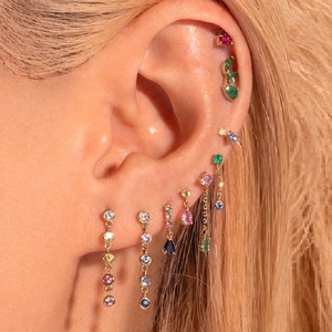 Pendientes Colgantes Delicados Minimalistas de Plata de Ley 925 con Baño de Oro Vermeil y Circonitas de Colores para Mujer, con Múltiples Perforaciones - Product Image 1