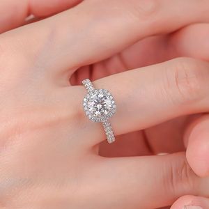 Cổ điển vvs Halo D màu 1 Carat moissanite Nhẫn cưới cho phụ nữ 925 Bạc engagement Ring vượt qua Kim Cương <span class=keywords><strong>Tester</strong></span> - Product Image 3