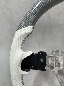 Volante Deportivo de Cuero Plano Color Blanco Leche con Estructura de Panal de Abeja de Carbono, Compatible con Subaru WRX STI 2015 2016 2017 <span class=keywords><strong>2019</strong></span> 2020 - Product Image 4