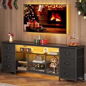 Mueble para TV con Estantes Abiertos para Dormitorio, Soporte para TV Negro, Centro de Entretenimiento, Tomas de Corriente, Cajones de Tela, Cómoda - Product Image 6