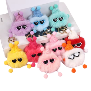 Vente en gros de petits porte-clés boule de charbon mignon dessin animé sacs en peluche <span class=keywords><strong>pompon</strong></span> poupée porte-clés accessoires voiture porte-clés pendentif <span class=keywords><strong>bijoux</strong></span> - Product Image 1