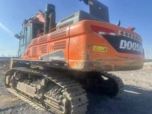 Excavadora Usada Doosan DX520LC-9C Dx 500 2022, Motor Diésel, Hidráulica, de Orugas, Maquinaria para Movimiento de Tierras, Bajo Número de Horas, 52 Toneladas, Grande - Product Image 3
