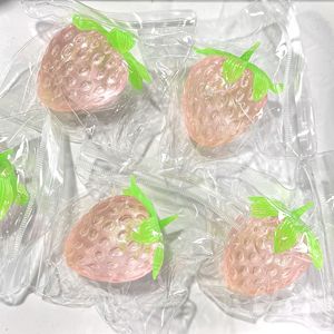 ของเล่นบีบสตรอว์เบอร์รี่น่ารัก TPR นุ่ม บีบคลายเครียด ของเล่นฟิดเจ็ต ขายส่ง - Product Image 2