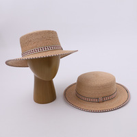 Chapeau de paille en raphia naturel pour femme, style boater, à bord plat, avec garniture en forme de cœur, protection solaire, idéal pour les vacances à la plage